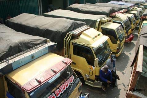  ANGKUTAN LEBARAN : Ongkos Truk Siap Naik Saat Ramadan